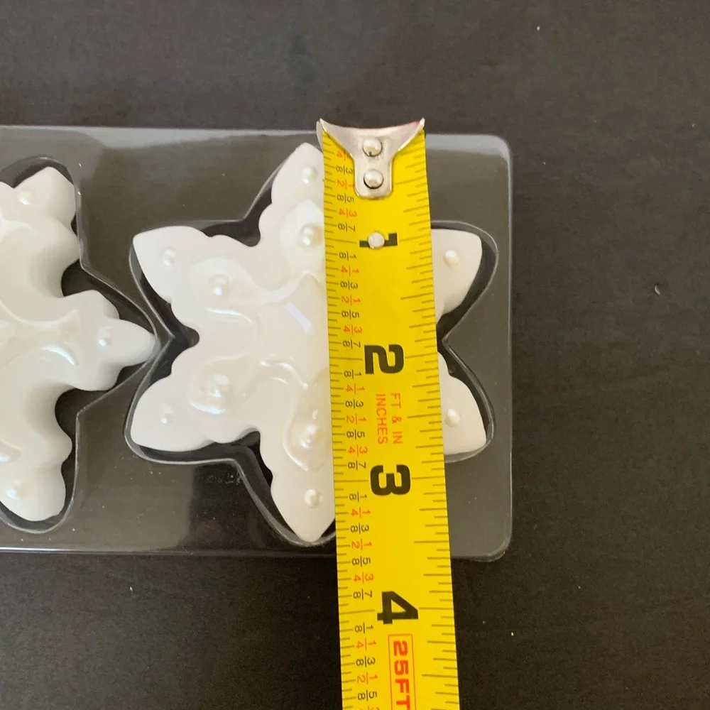 Vintage NWT Williams Sonoma Floating Candle Set of 3 Snowflakes White Silver